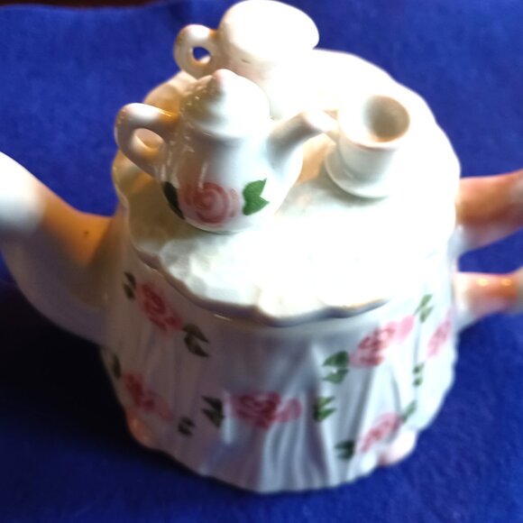 Small Teapot-Andrea by Sadek-Teapot, Creamer & Cup & Saucer Lid - Picture 5 of 6